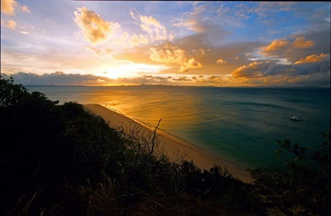 North Keppel Island Hilltop Trail - Lightning Ridge Tourism 0