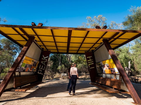 Peak Hill Open Gold Mine - Lightning Ridge Tourism 1