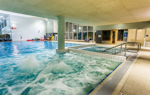 Peninsula Aquatic Recreation Centre - Lightning Ridge Tourism 2