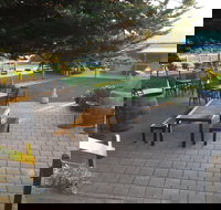 Rustic Blue Gallery Cafe Day Spa - Lightning Ridge Tourism