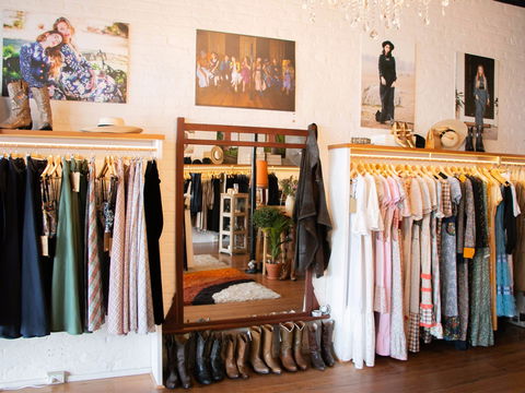 Saloon Design House - Lightning Ridge Tourism 1