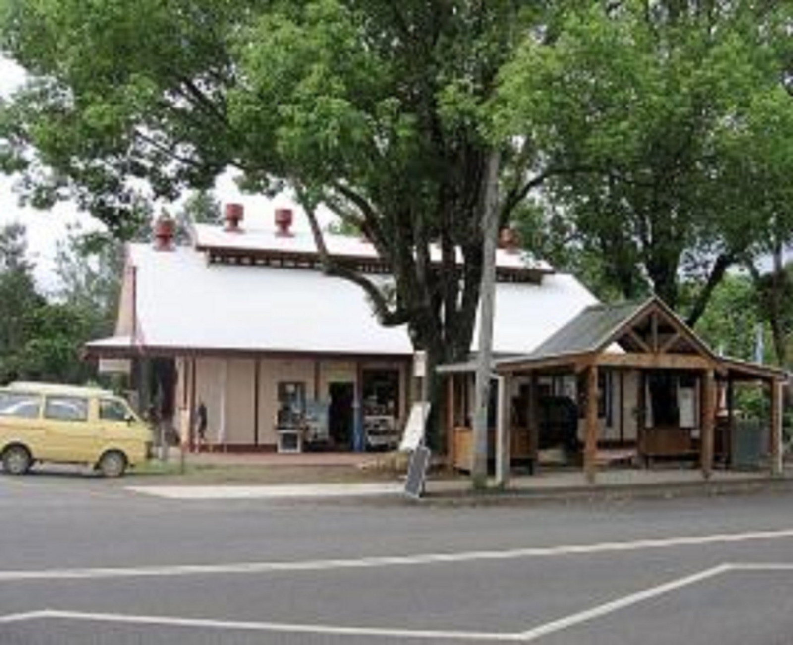 Uki NSW Lightning Ridge Tourism