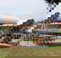Ashley - Lightning Ridge Tourism