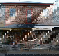 Bay Tree Gallery - Lightning Ridge Tourism