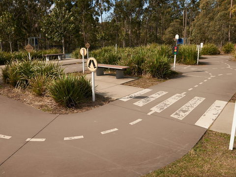 Grande Park - Lightning Ridge Tourism 1