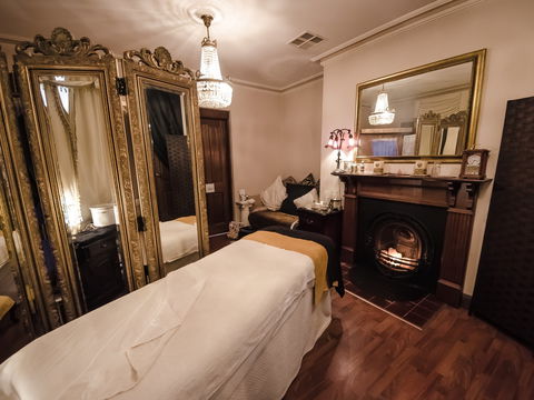 Hahndorf Creek Wellness Spa - Lightning Ridge Tourism 0