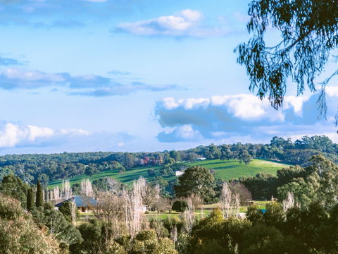 Hahndorf Creek Wellness Spa - Lightning Ridge Tourism 1