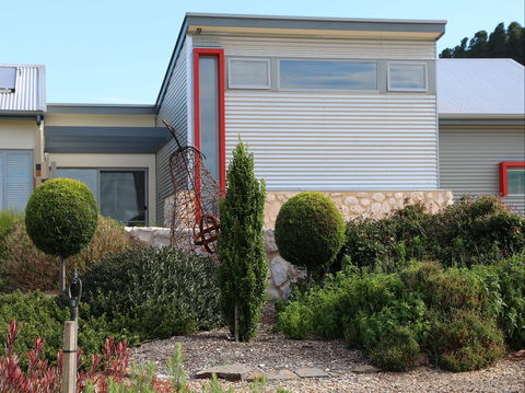 John Lacey's Studio And Green Tank Gallery - Lightning Ridge Tourism 0