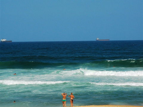 Merewether Beach - Lightning Ridge Tourism 0