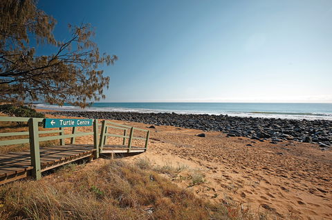Mon Repos Beach - Lightning Ridge Tourism 0