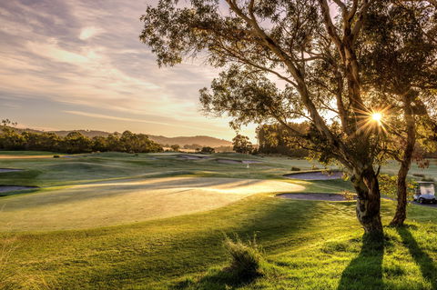 Mount Compass Golf Course - Lightning Ridge Tourism 0