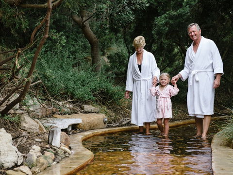 Peninsula Hot Springs - Lightning Ridge Tourism 1