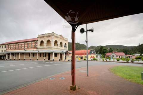 Queenstown - Lightning Ridge Tourism 0