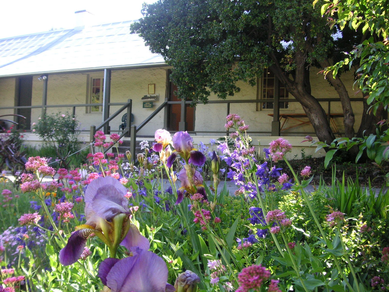 Jimenbuen ACT Lightning Ridge Tourism