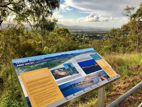 Round Hill Lookout - Lightning Ridge Tourism 0