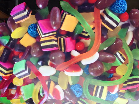 The Pier View Lolly Shop - Lightning Ridge Tourism 1