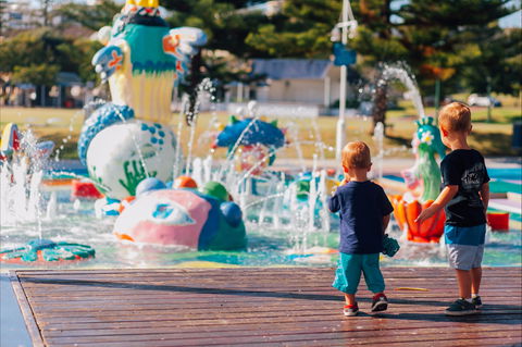 Vera's Water Garden - Lightning Ridge Tourism 1