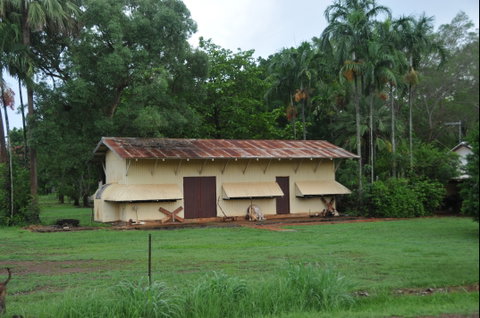 Wishart Siding Fettlers Mess - Lightning Ridge Tourism 0