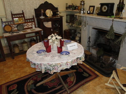 Bright Museum - Lightning Ridge Tourism 2