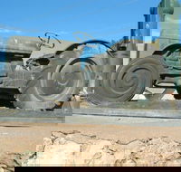 Ferguson Tractor Monument - Lightning Ridge Tourism
