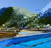 Gloucester Olympic Pool Complex - Lightning Ridge Tourism