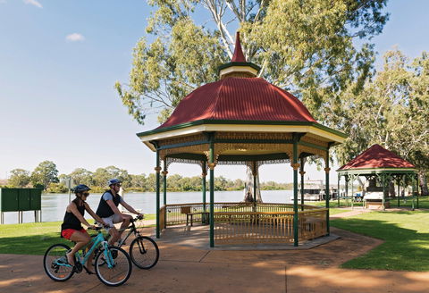 Mary Ann Reserve - Lightning Ridge Tourism 1
