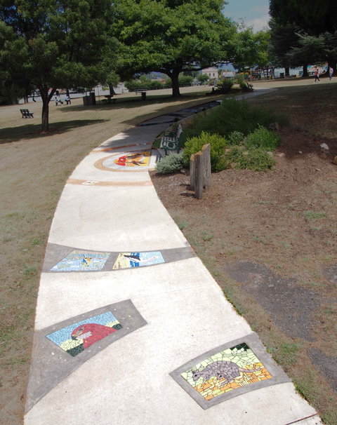 Mosaic Pathway (WASS) - Lightning Ridge Tourism 0