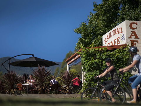 Myrtleford To Porepunkah 24km - Lightning Ridge Tourism 1