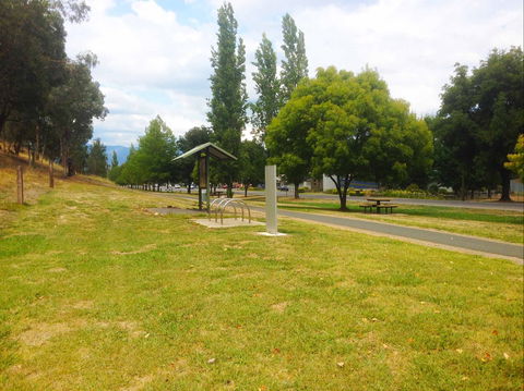 Myrtleford To Porepunkah 24km - Lightning Ridge Tourism 2