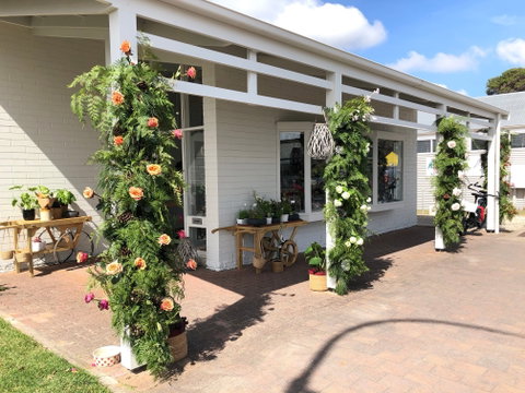 Robe Flower School - Lightning Ridge Tourism 1