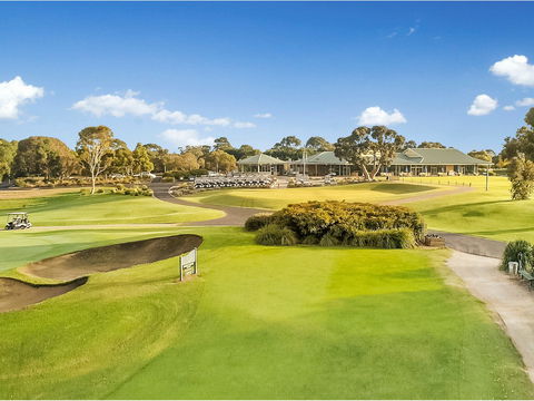 Rosebud Country Club - Lightning Ridge Tourism 1