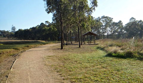 Rouse Hill Estate Walk - Lightning Ridge Tourism 0