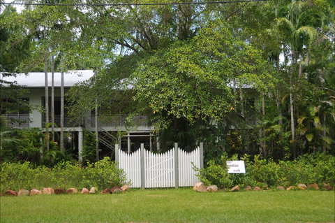 Rum Jungle Mine Manager's House - Lightning Ridge Tourism 0