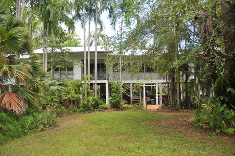 Rum Jungle Mine Manager's House - Lightning Ridge Tourism 1