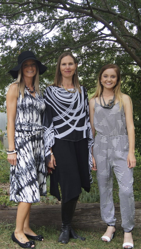 Sacs On Jenkins - Lightning Ridge Tourism 1