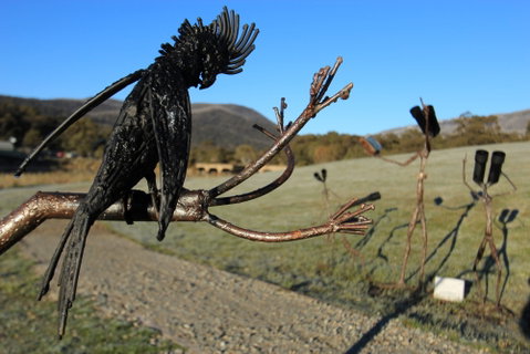 Sculpture Trail At Lake Crackenback Resort And Spa - Lightning Ridge Tourism 2