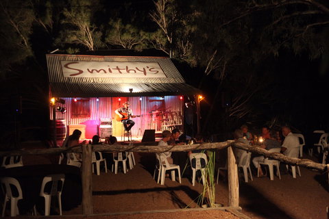 Smithy's Outback Dinner And Show - Lightning Ridge Tourism 0