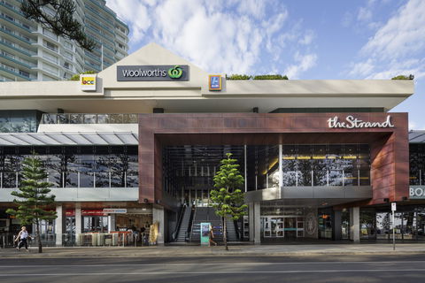 The Strand At Coolangatta - Lightning Ridge Tourism 1