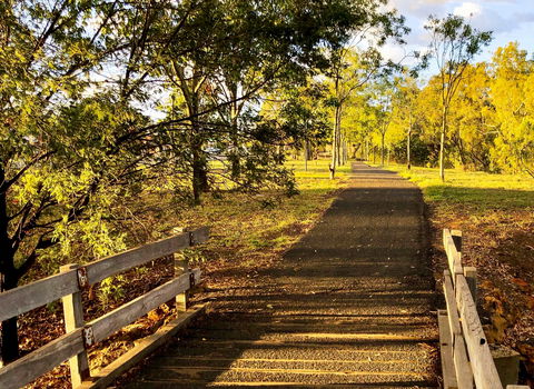 Windmill Walk - Lightning Ridge Tourism 0