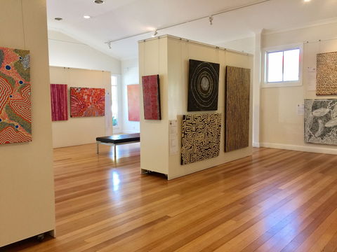 Yaama Ganu Gallery Moree - Lightning Ridge Tourism 0
