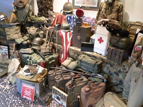 AAA Army Surplus And Collectables - Lightning Ridge Tourism 1