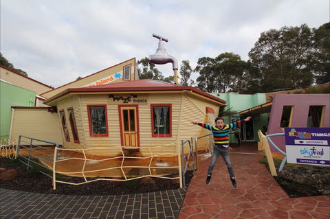 A Maze'N Things - Lightning Ridge Tourism 0