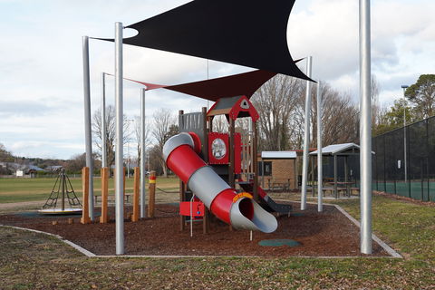 Braidwood Recreation Grounds And Playground - Lightning Ridge Tourism 0