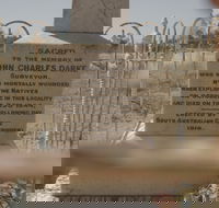 Darke's Grave - Lightning Ridge Tourism