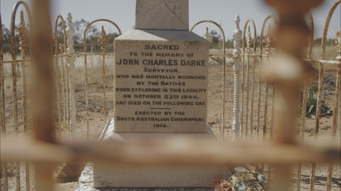 Darke's Grave - Lightning Ridge Tourism 0