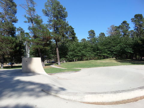 Fadden Pines Playground - Lightning Ridge Tourism 1