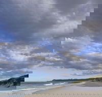 Friendly Beaches - Lightning Ridge Tourism
