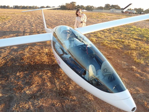 Southern Riverina Gliding Club Inc. - Lightning Ridge Tourism 0