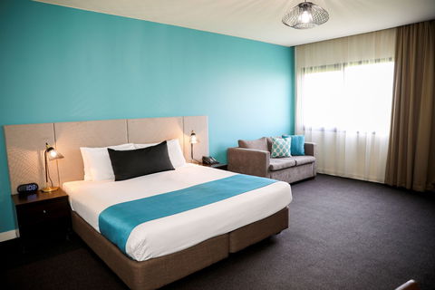 Tabcorp Park - Lightning Ridge Tourism 2