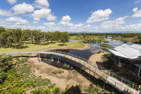 TYTO Wetlands - Lightning Ridge Tourism 2